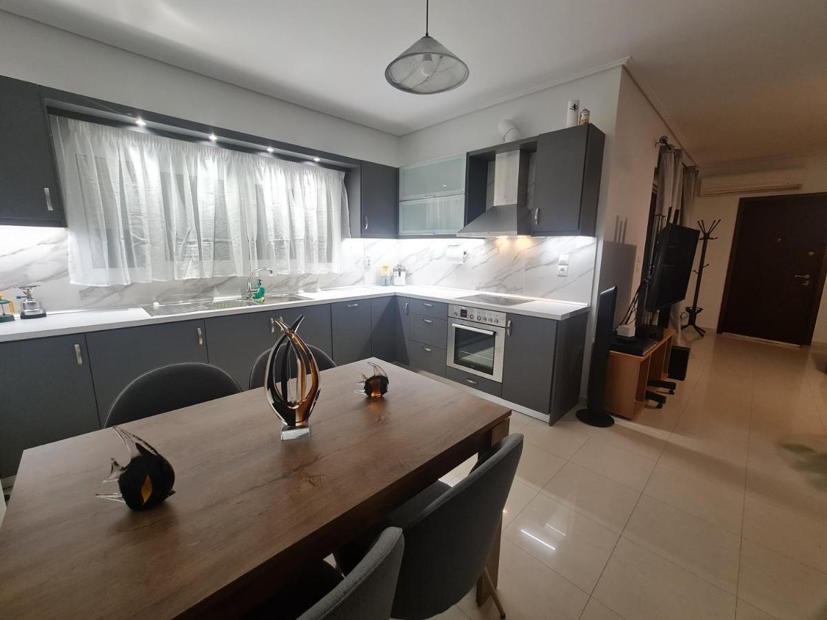 Evi'S & George'S Home เอเธนส์ ภายนอก รูปภาพ
